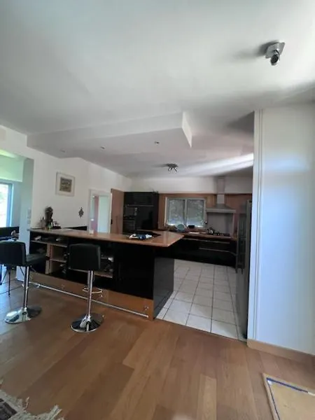 Iron Man Offer A Villa Located Right On The River Bellerive-sur-Allier 0*,