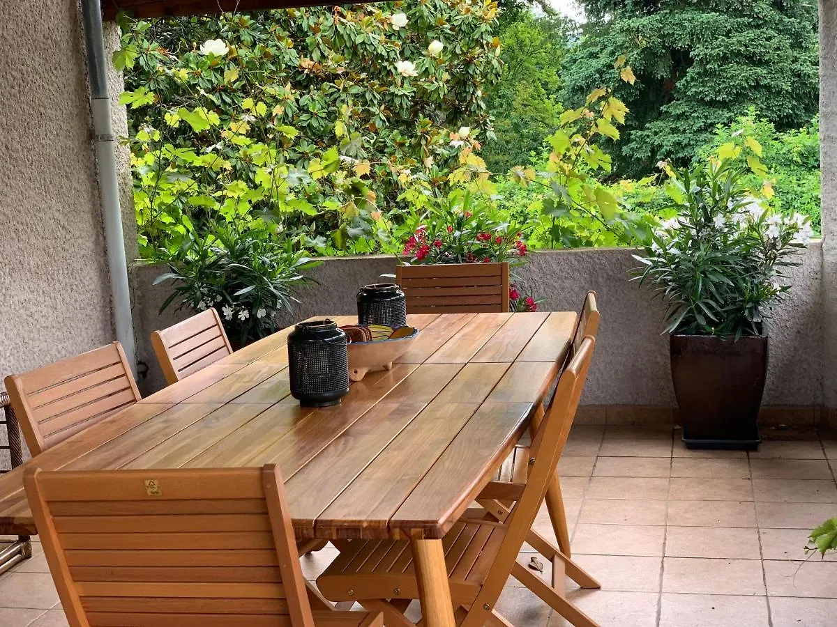 Iron Man Offer A Villa Located Right On The River Bellerive-sur-Allier France