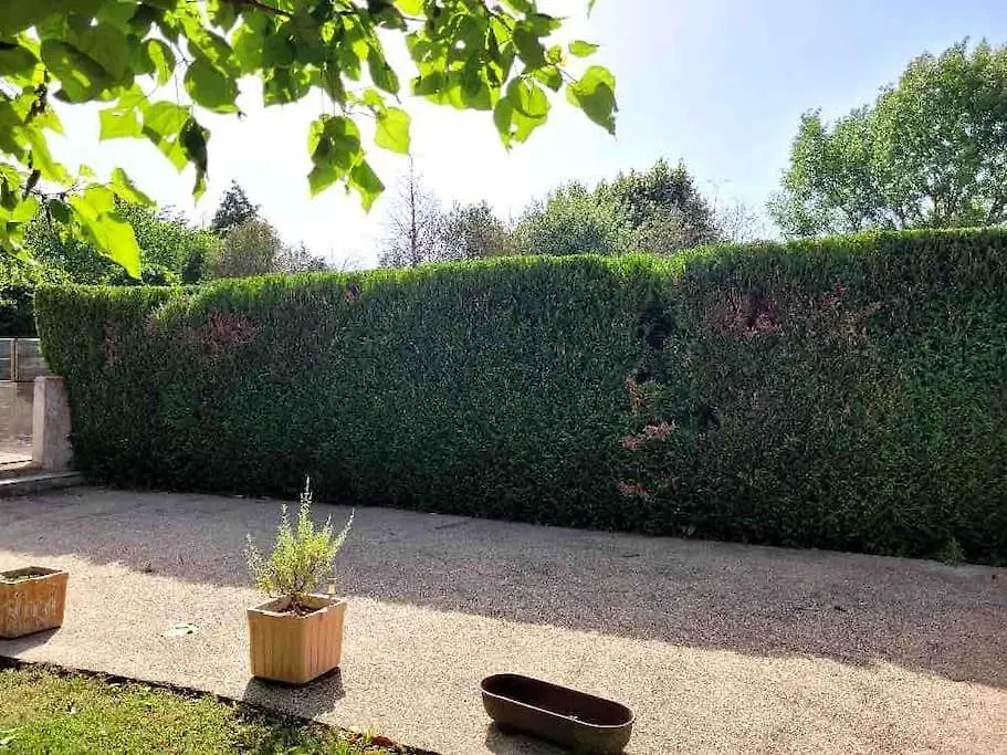 Iron Man Offer A Villa Located Right On The River Bellerive-sur-Allier 0*,