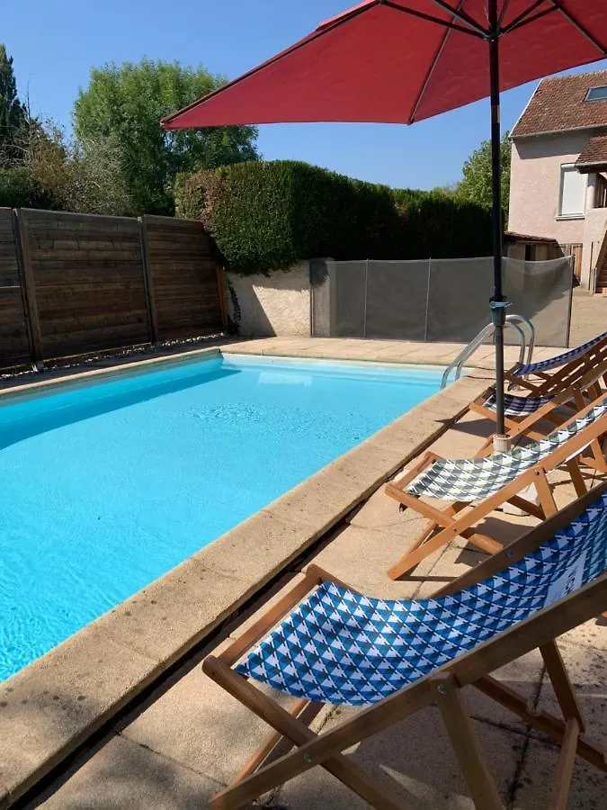 Holiday home Iron Man Offer A Villa Located Right On The River Bellerive-sur-Allier France
