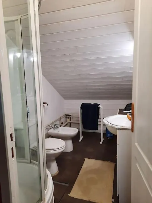 Iron Man Offer A Villa Located Right On The River Bellerive-sur-Allier